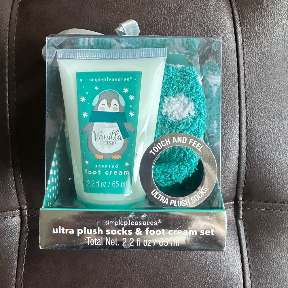 Ultra Plush Socks & Foot Cream Set